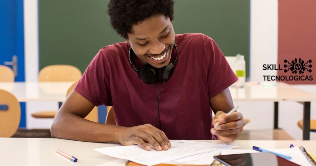Estudante usando sites e recursos digitais para se preparar para o ENEM